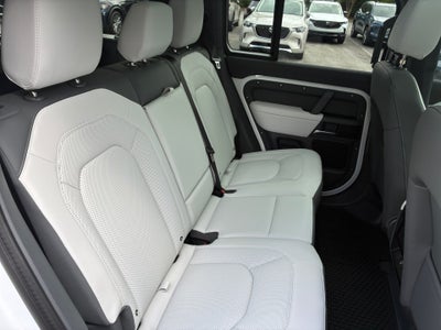 2025 Land Rover Defender 110 P400 S