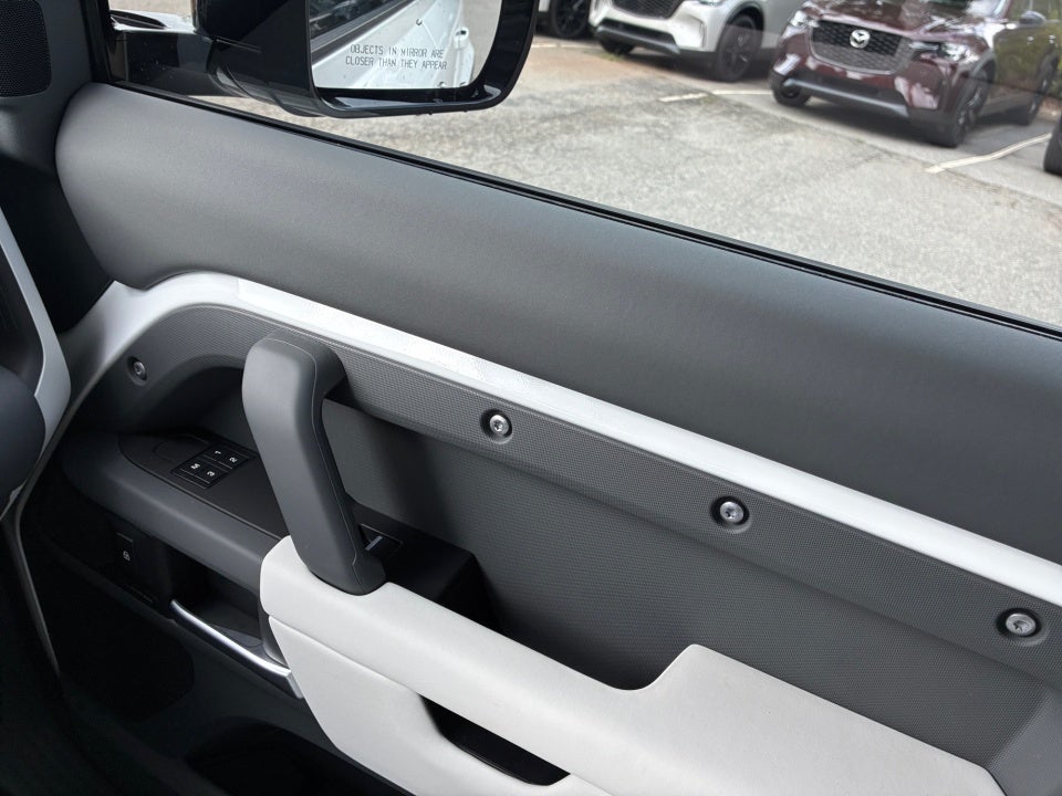 2025 Land Rover Defender 110 P400 S