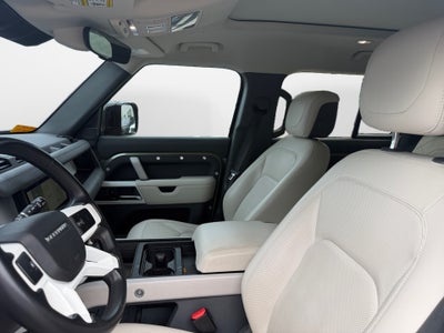 2023 Land Rover Defender SE