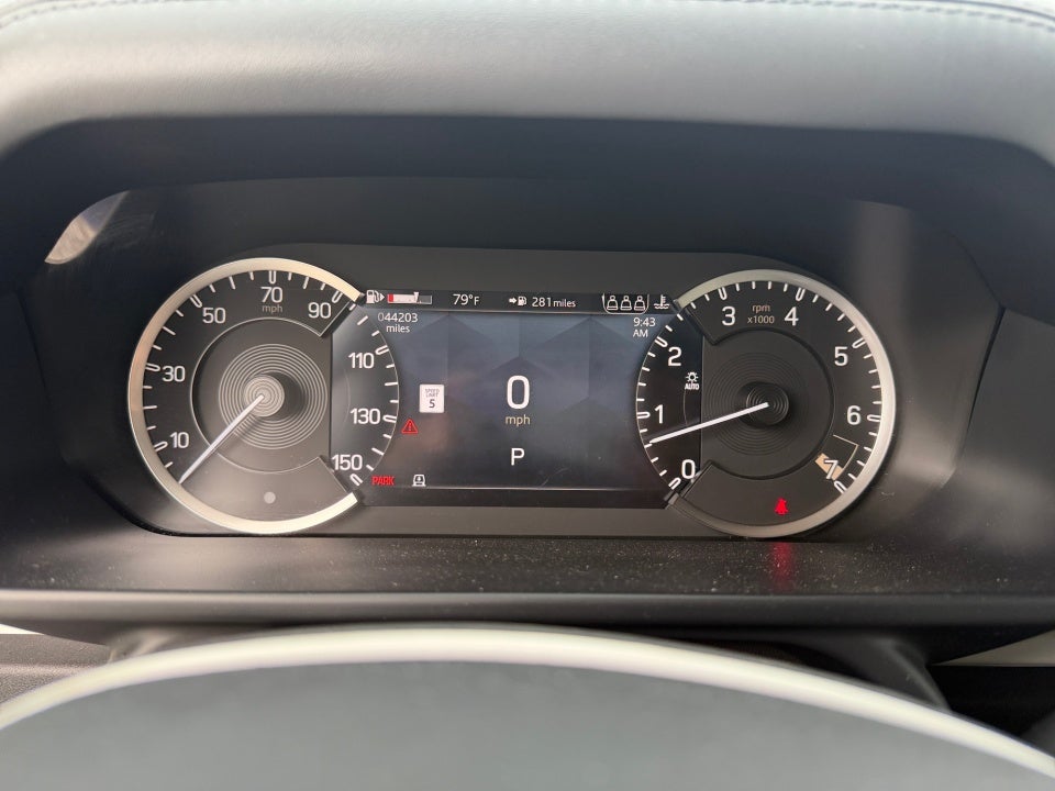 2023 Land Rover Defender SE