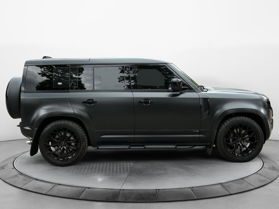 2023 Land Rover Defender 110 V8