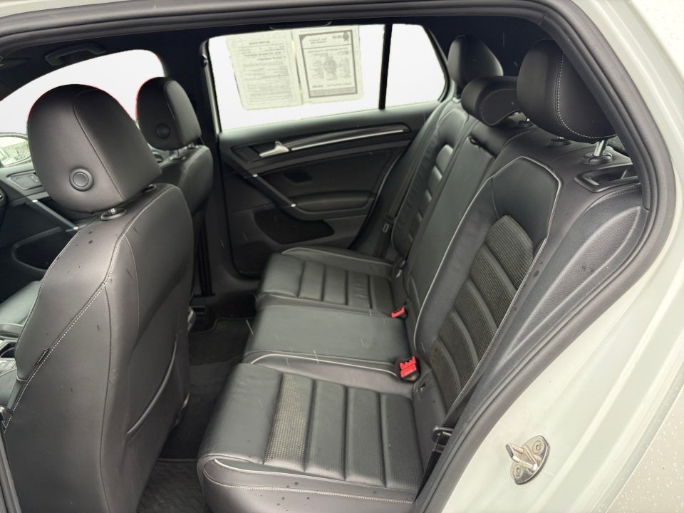 2019 Volkswagen Golf R 2.0T w/DCC & Navigation (M6)