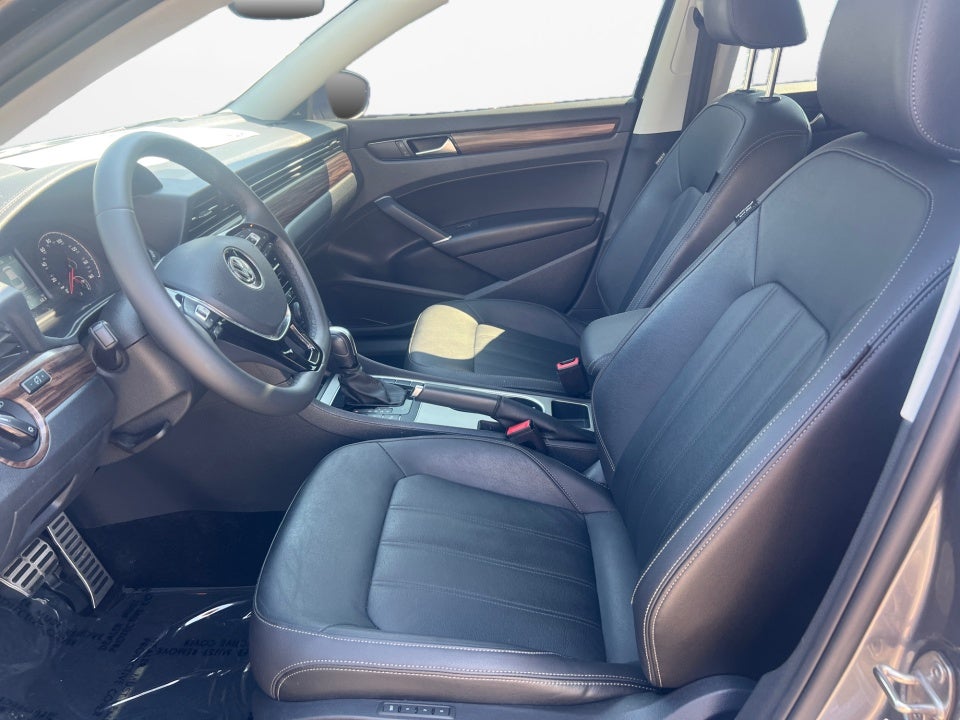 2022 Volkswagen Passat 2.0T Limited Edition