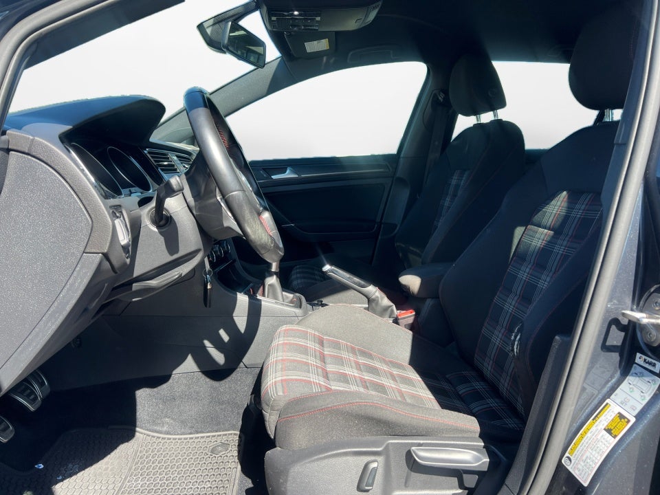 2018 Volkswagen Golf GTI S