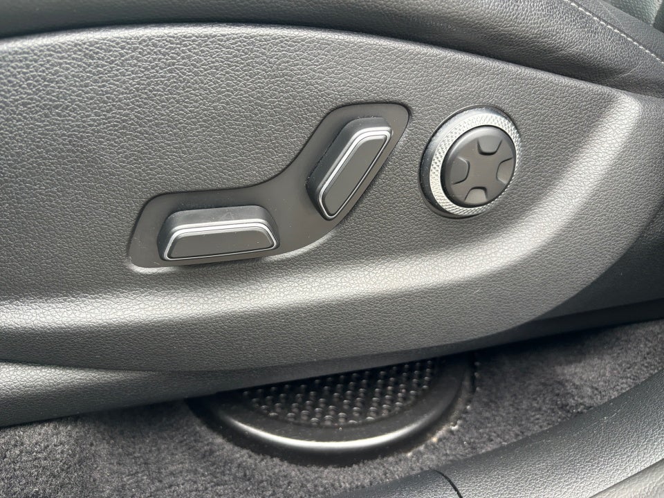 2025 Genesis GV80 2.5T Standard AWD
