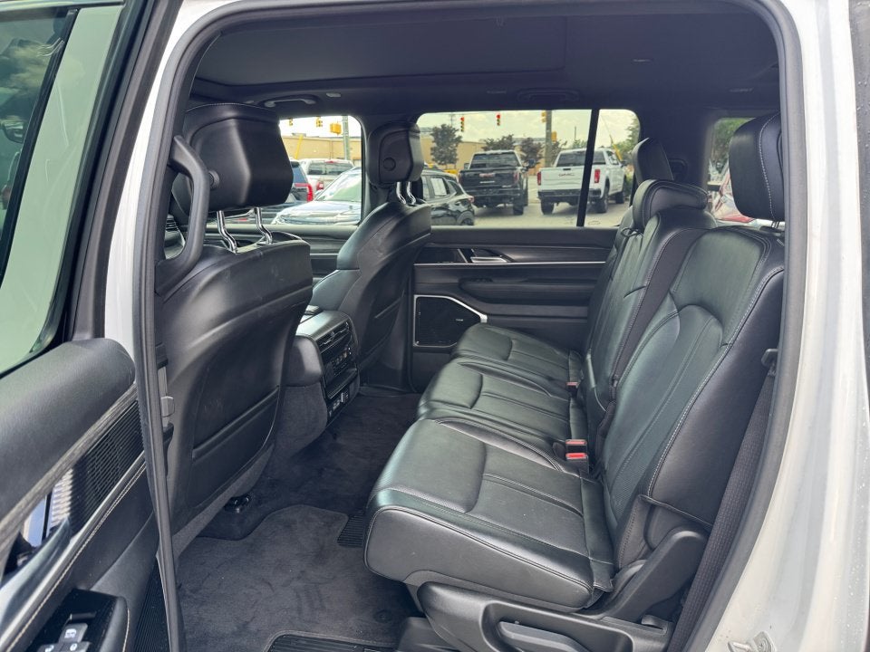 2023 Jeep Wagoneer Series III 4x4