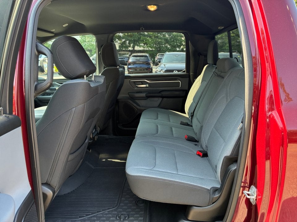 2022 RAM 1500 Big Horn Crew Cab 4x4 5'7" Box