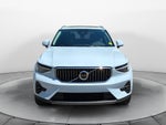 2025 Volvo XC40 Ultra Bright Theme