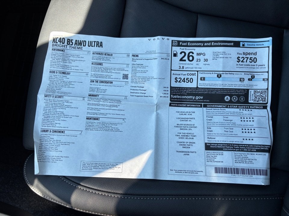 2025 Volvo XC40 Ultra Bright Theme