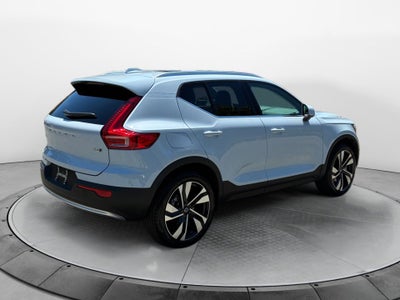 2025 Volvo XC40 Ultra Bright Theme
