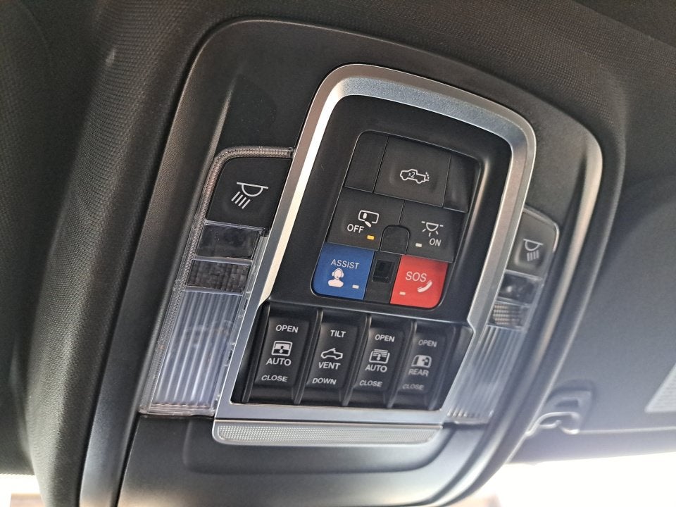 2025 RAM 1500 Laramie Crew Cab 4x4 5'7" Box