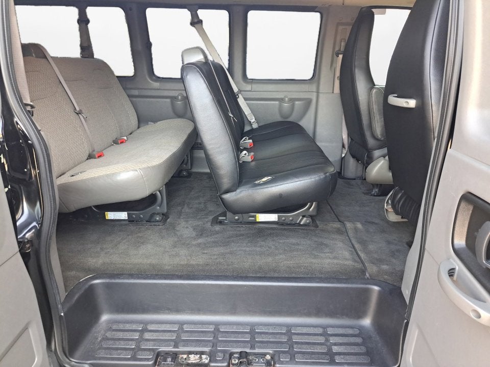 2017 Chevrolet Express Passenger 3500 LT
