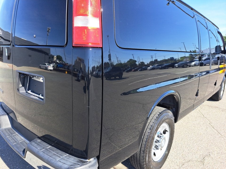 2017 Chevrolet Express Passenger 3500 LT