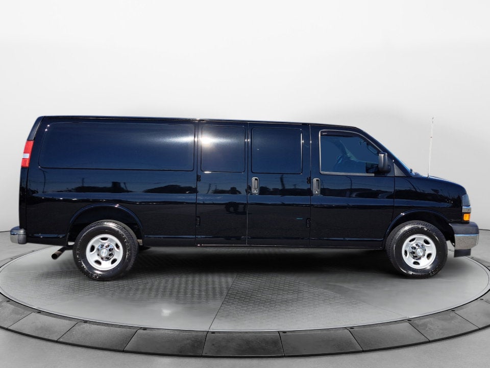 2017 Chevrolet Express Passenger 3500 LT