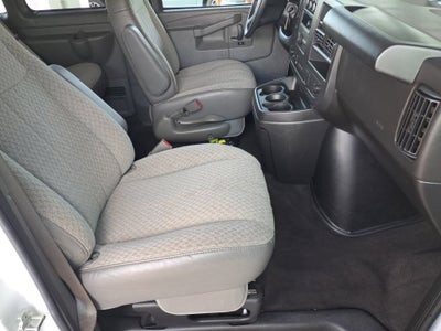 2024 Chevrolet Express Passenger 3500 1LT