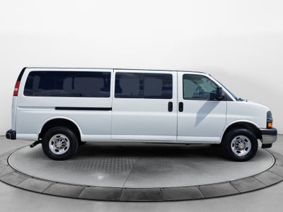 2024 Chevrolet Express Passenger 3500 1LT