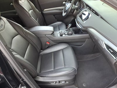 2023 Cadillac XT4 Premium Luxury