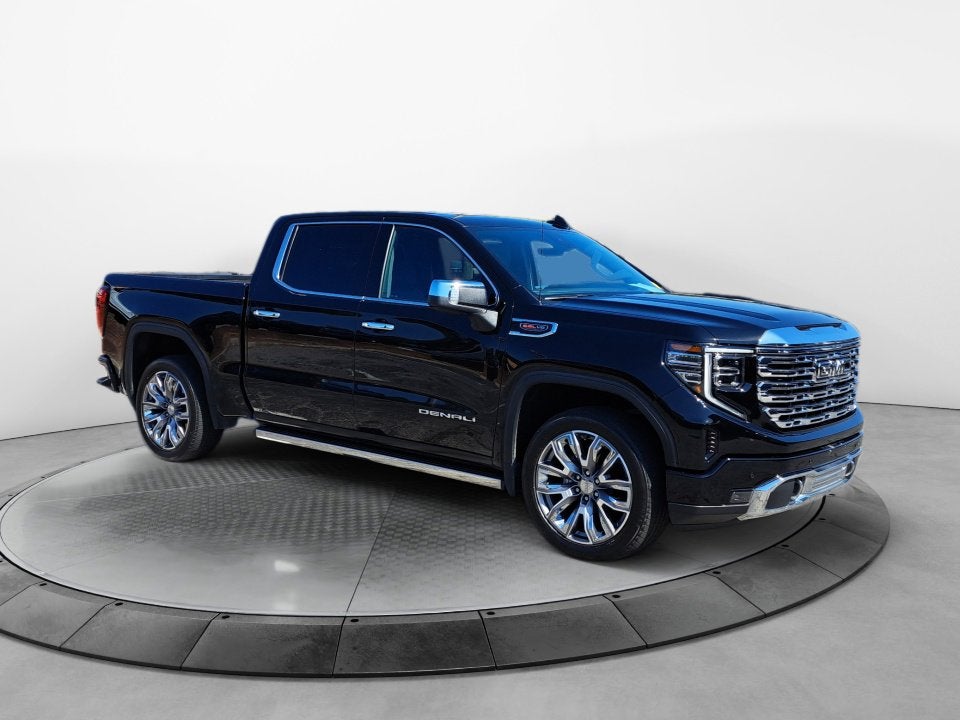 2023 GMC Sierra 4WD Crew Cab Short Box Denali's photo