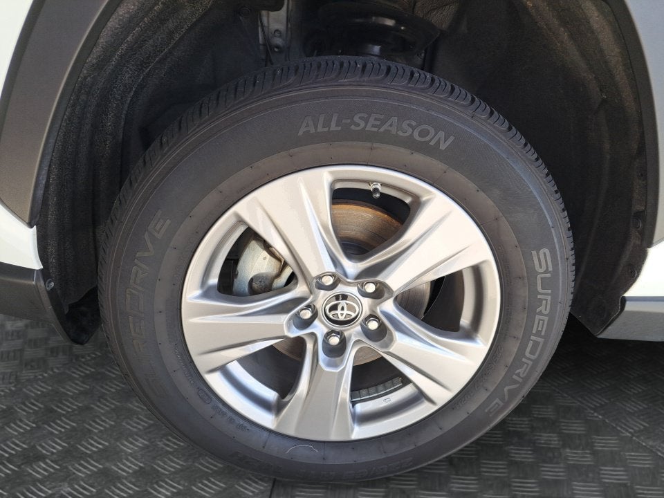 2024 Toyota RAV4 Hybrid LE