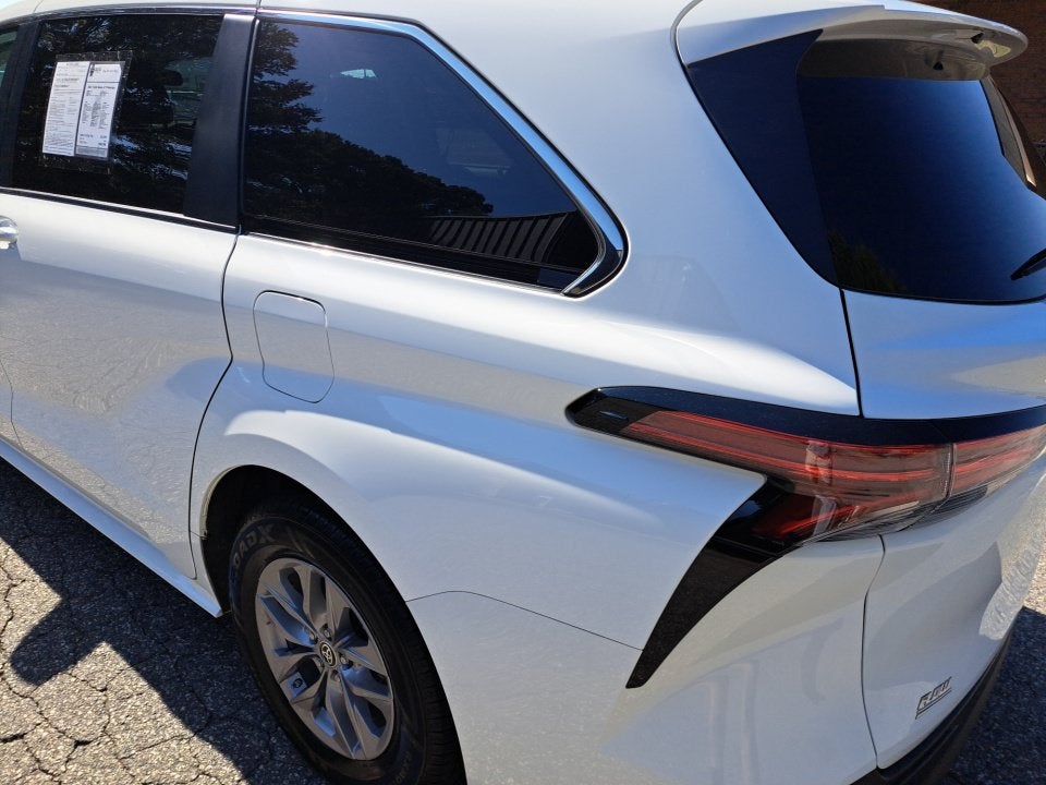 2022 Toyota Sienna LE