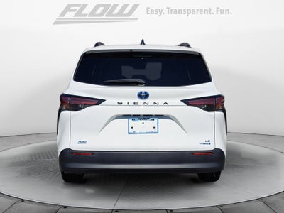 2022 Toyota Sienna LE
