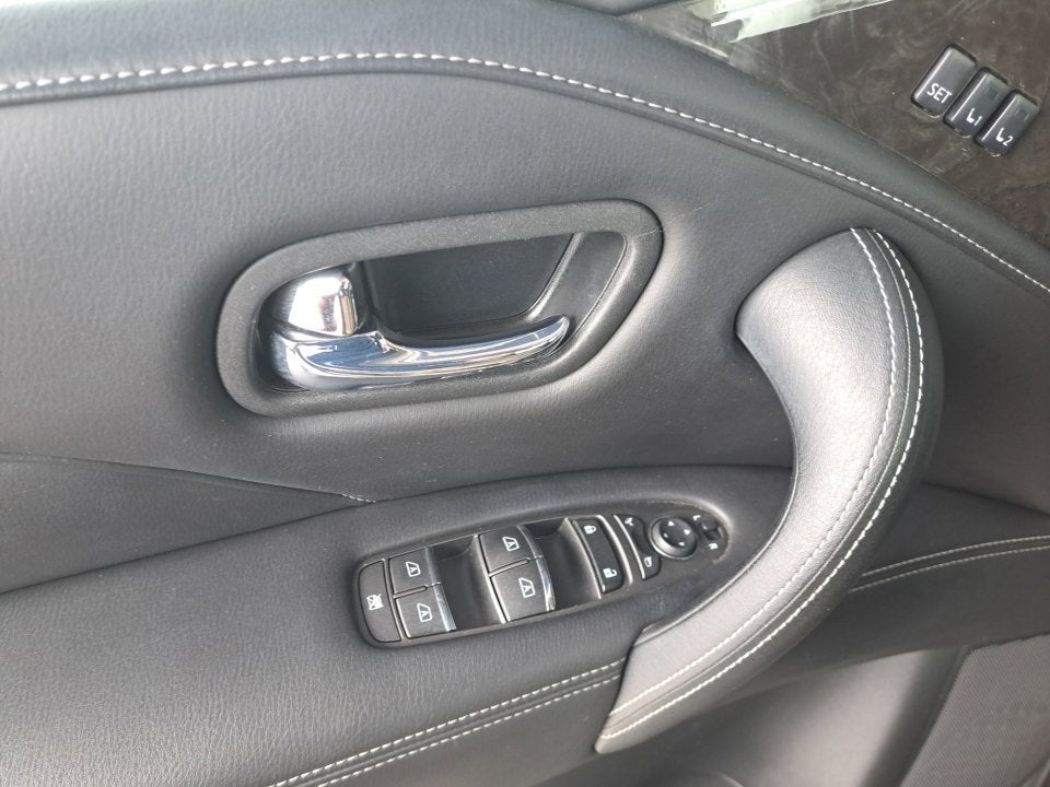 2021 INFINITI QX80 LUXE